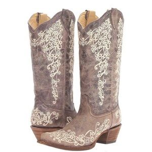 EMBROIDERED COWGIRL BOOTS